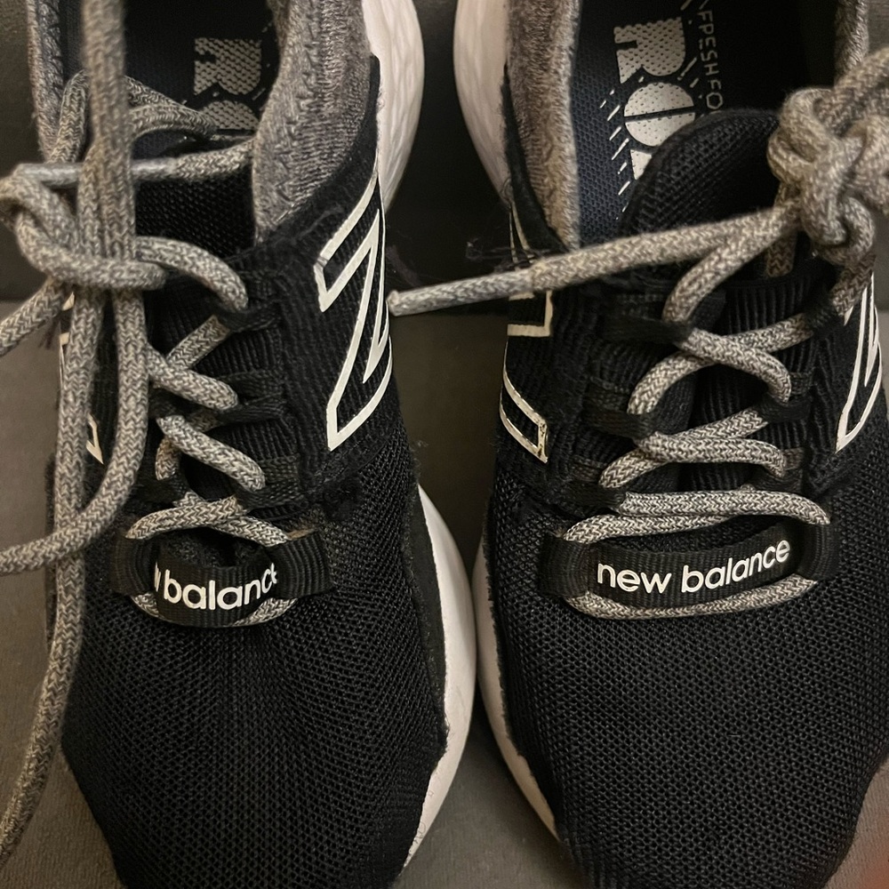 little boys New Balance Roav Black Sneakers